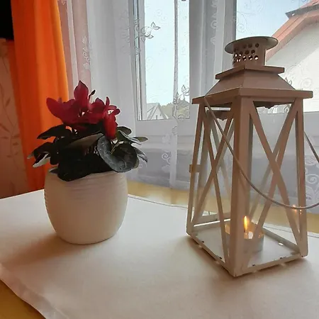 Pokoje Goscinne, Jas I Malgosia 3* Karwia